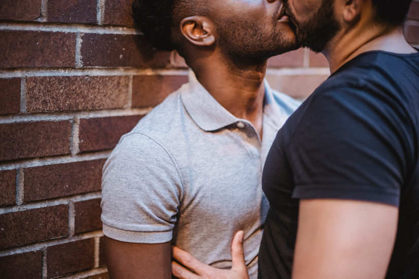 Gay Dating Sites and Apps: How do you know if they are safe and discreet?